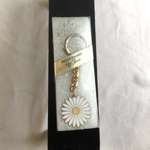 Vintage French Enamel Daisy Keychain